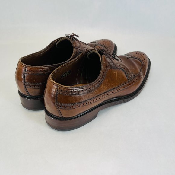 Classic Allen Edmonds MacNeil Brown Leather Wingtips Full Welt - Men’s 10 B main image 4